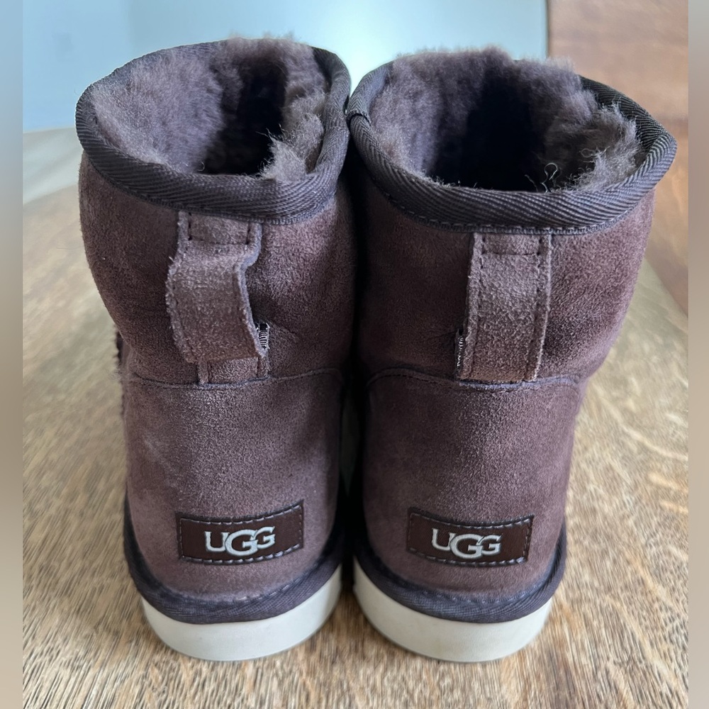 Men’s Ugg Classic Mini Chestnut size 10